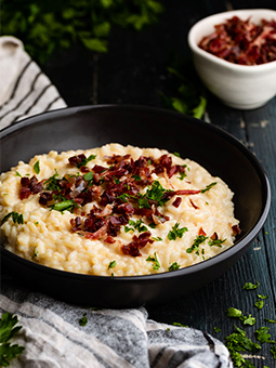 Plato de Risotto italiano con jamón